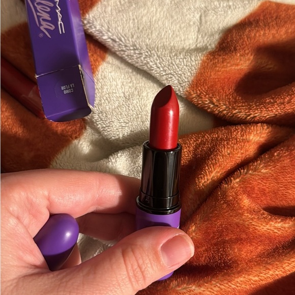 MAC Selena - Picture 5 of 5